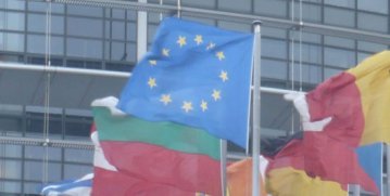 Au Parlement européen à Strasbourg, le drapeau européen est à l'envers