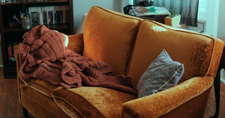 European Homes: between proximity and isolation
