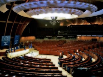 Questions sur une future adhésion de l'UE à la Convention Européenne des Droits de l'Homme