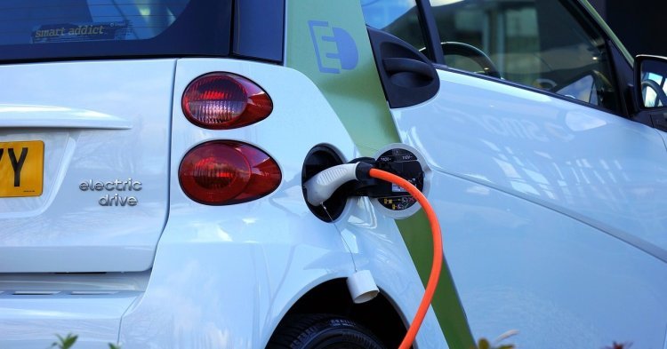 Fabrication de voitures électriques : quelle place pour la politique industrielle européenne ?