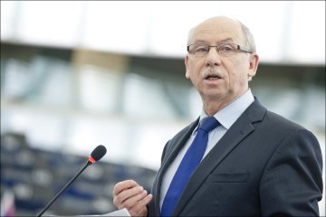Janusz Lewandowski : l'adoption prochaine du cadre financier, « un signal positif à toute l'Europe »