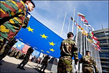 Una difesa senza Stato non ha senso, ma nemmeno uno Stato senza difesa. Verso una nuova forma di statualità europea ?