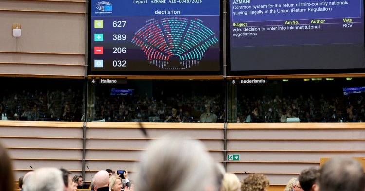 Au Parlement européen, les députés votent pour la création de camps de migrants