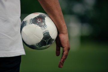 Comment accueillir des réfugiés dans son club de football ? 
