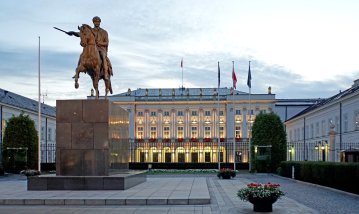 Wybierać czy nie wybierać ? Demokracja w czasach zarazy