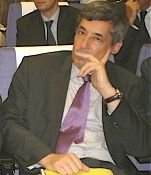 Henri Guaino : le conseiller de l'ombre de Sarkozy qui exaspère l'Europe