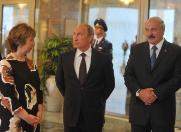 Lukaschenko und Putin : Eine komplizierte Beziehung. 