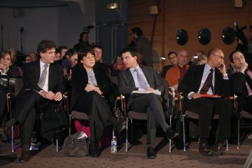 Réfugiés : Valls n'a pas de leçon à donner à Merkel