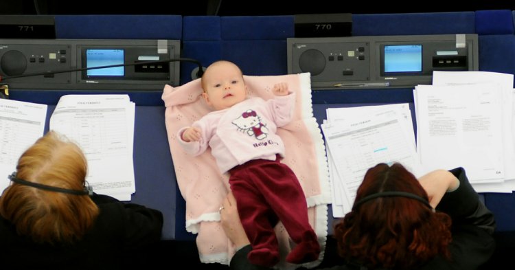 Où en est l'harmonisation du congé maternité en Europe ?