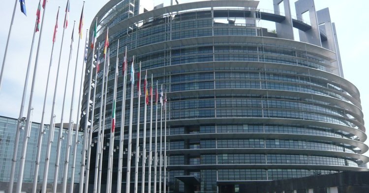 Das Europäische Parlament muss die Demokratie schützen: Wählt Europa, nicht nationale Interessen!
