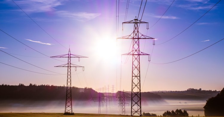 Klaue und herrsche! - Orbáns Energiepolitik 