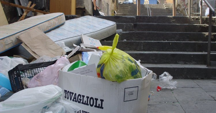 Neapel, die Mafia und der Müll