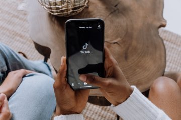 Daddy-Söder und Shipping-Versuche : Politiker*innen auf TikTok 