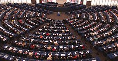 Carton rouge aux Eurosceptiques qui ont sifflé la Charte des Droits Fondamentaux