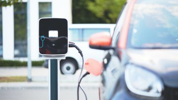 Nuova traduzione : Driving electric in Europe : The challenges of the electric car (1/2)