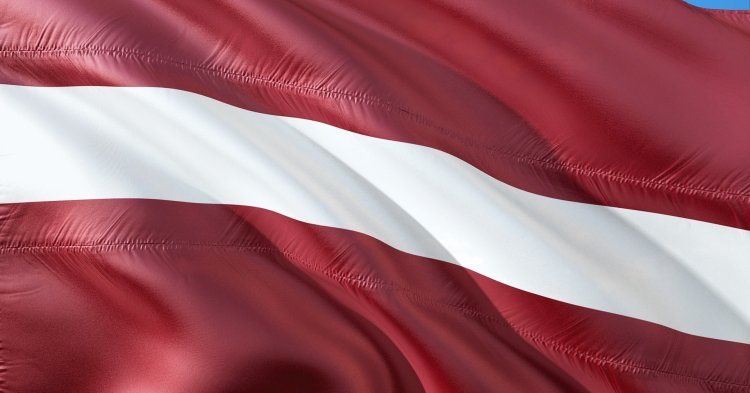 « Dievs, svētī Latviju » : Histoire du drapeau de la Lettonie