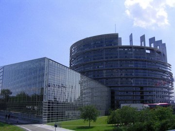 Il Parlamento Europeo boccia l'accordo su Swift